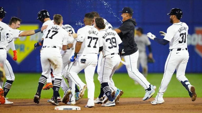 Tigres festeja su triunfo.