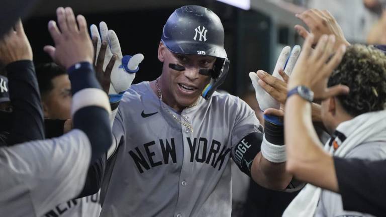 Aaron Judge pega su jonrón 44.