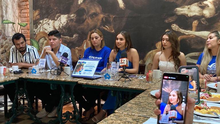 Julieta Lizárraga y Carolina Ruelas, presidenta de la fundación y la Reina del Carnaval de Mazatlán 2024, respectivamente, dieron a conocer los pormenores del evento.