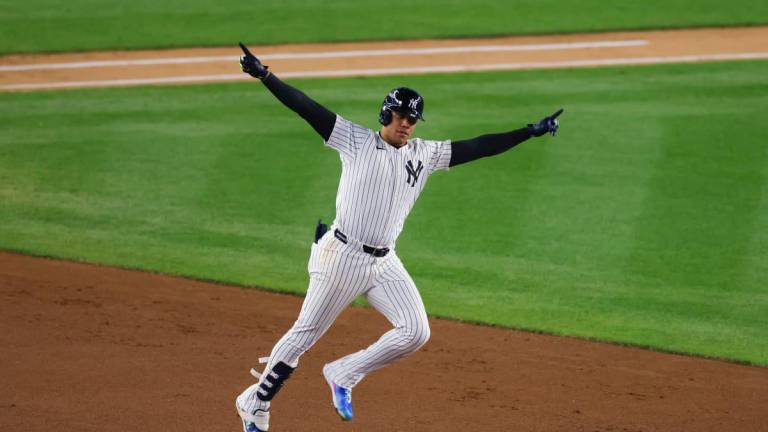 Soto y Stanton suenan jonrones, Yanquis vence a descontrolados Guardianes al abrir serie