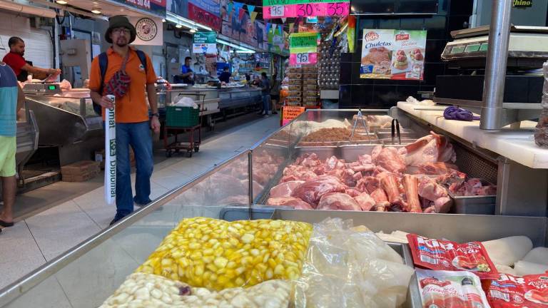 Las ventas en el mercado Pino Suárez han bajado hasta el 40%.