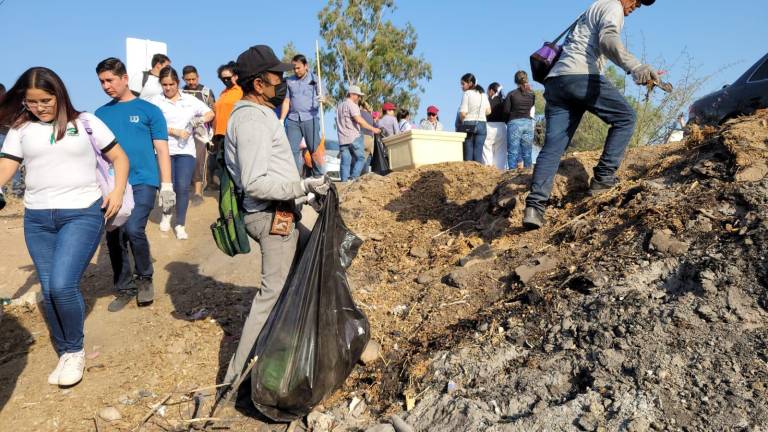 Limpieza del Río Culiacán, detrás del Congreso reúne a cientos de personas