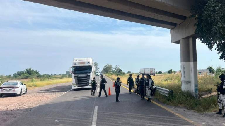 Vinculan a proceso a 13 personas detenidas en carretera federal y autopista al sur de Culiacán