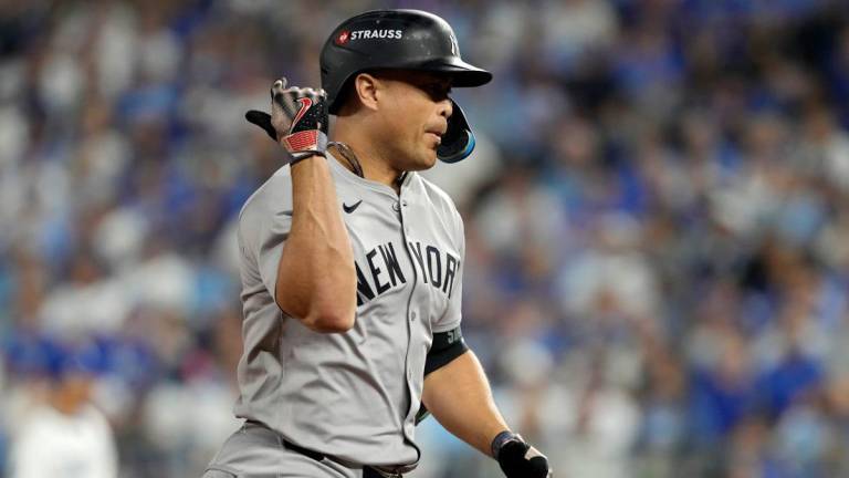 Yanquis se llevan el Juego 3 en Kansas City con tablazo decisivo de Stanton