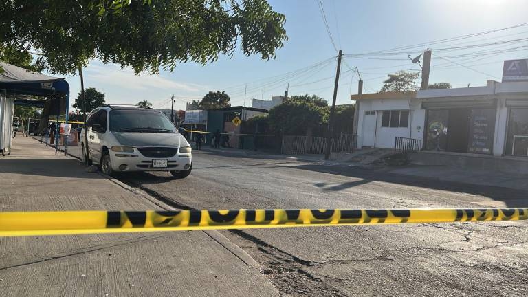 Una barbería ubicada en la colonia Rafael Buelna, en Culiacán, fue atacada a balazos la tarde de este viernes.