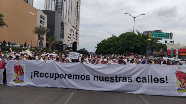 Marchan en Culiacán para recuperar sus calles y exigir la paz para Sinaloa