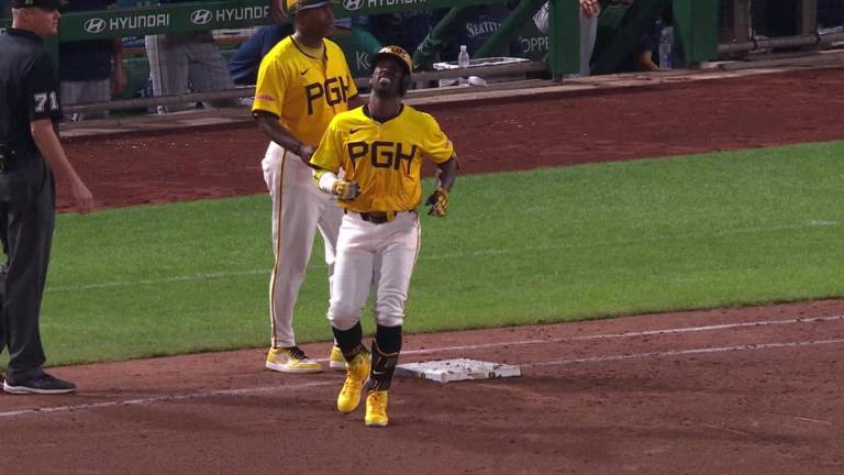 Andrew McCutchen se lesiona.