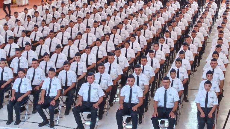 Este viernes egresaron 221 cadetes de la Universidad de la Policía de Sinaloa que se incorporarán a diferentes corporaciones.