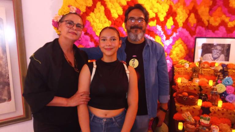 Recuerdan al artista oaxaqueño Francisco Toledo con Altar de Muertos en el Masin