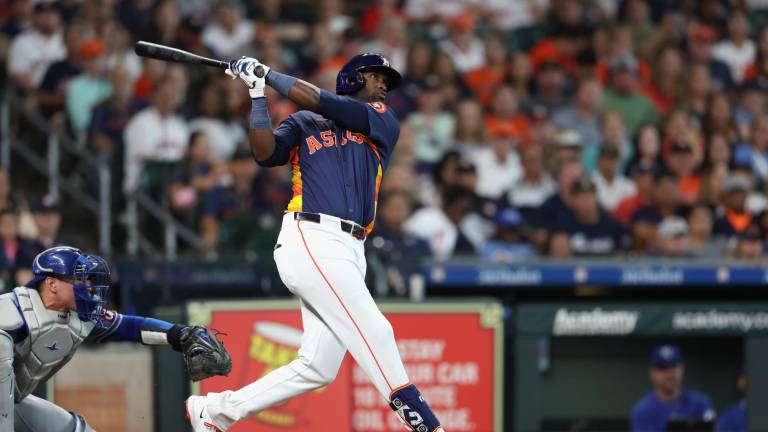 Yordan Álvarez sigue repartiendo leña con los Astros de Houston.