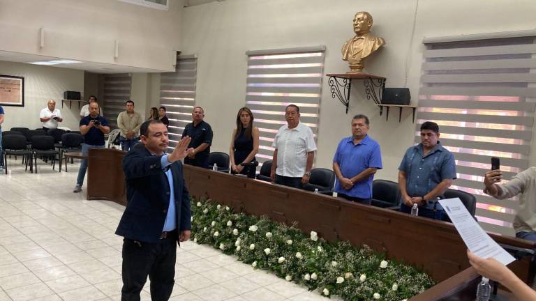 Jorge Guadalupe González Naranjo rinde protesta gerente general de la Jumapam para la presente administración.