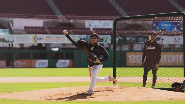 Algunos de los lanzadores de Tomateros de Culiacán tuvieron sesión de bullpen.