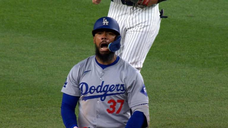 Teoscar Hernández define el juego con doble de dos carreras.