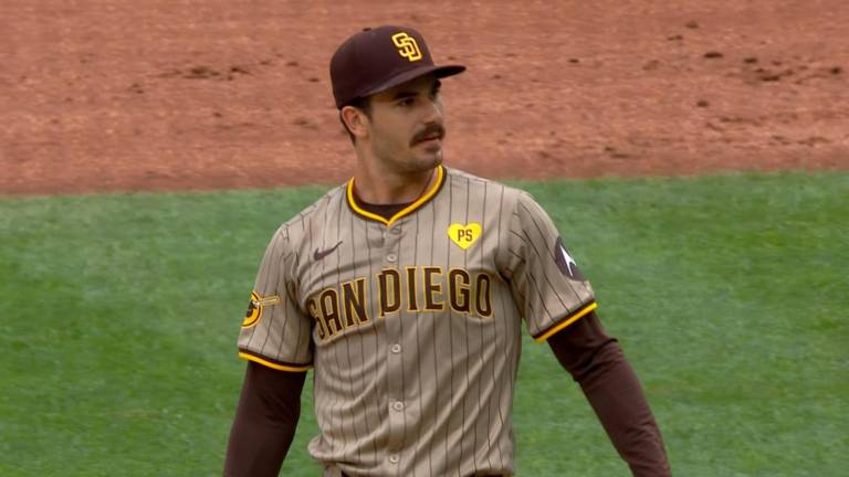 Dylan Cease lanzó sin hit ni carrera la pasada semana para los Padres de San Diego.