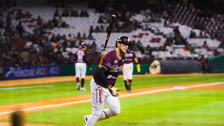 Joey Meneses pegó el batazo clave del juego.