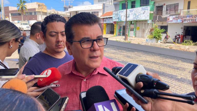 Es algo interno el asesinato de policía en Mazatlán; no tiene que ver con grupos armados: Alcalde