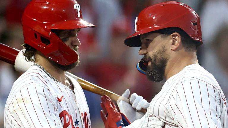 Bryce Harper y Kyle Schwarber se van al hule.