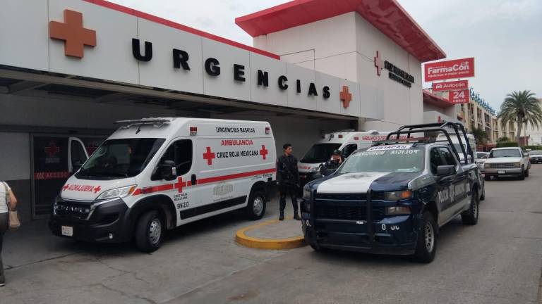 Los heridos son atendidos en la Cruz Roja.