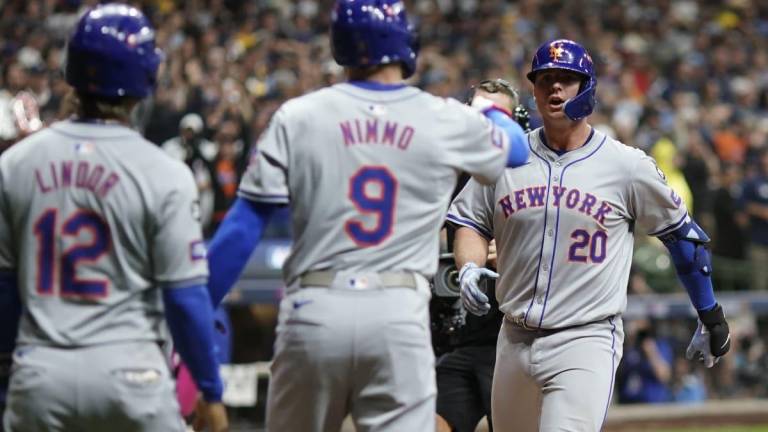 Pete Alonso pega cuadrangular de tres carreras.