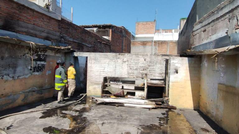 El conato se inició en el interior de un inmueble donde se generó un incendio hace un mes.