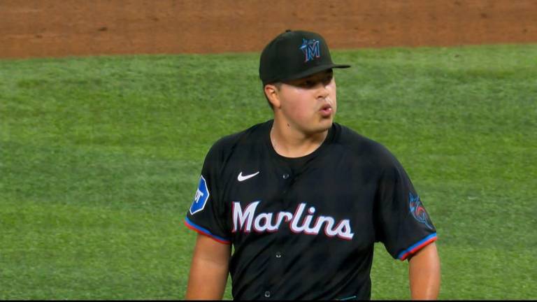 Valente Bellozo logró su tercer triunfo de la temporada para los Marlins.