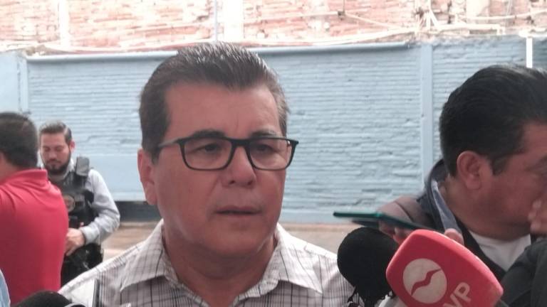 El Alcalde Édgar González Zataráin volvió a mostrar su postura contra estos empresarios que decidieron bloquear el paso peatonal al mar.