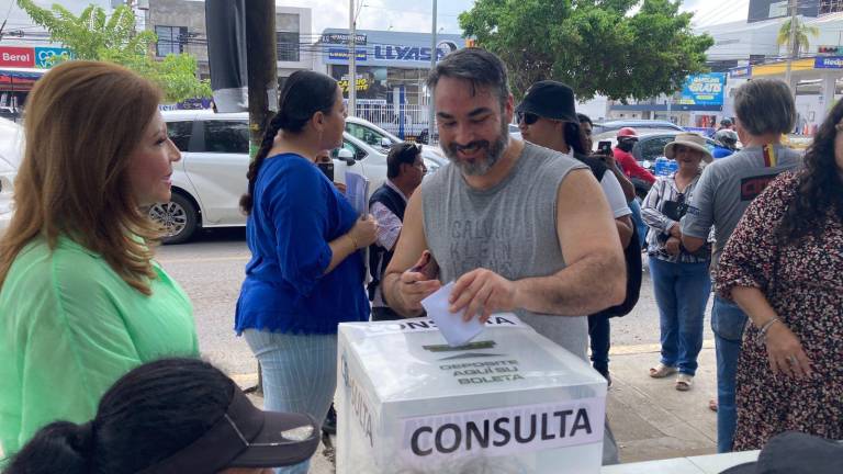 Participación en la consulta sobre la reforma a la Ley Orgánica de la UAS en Mazatlán.