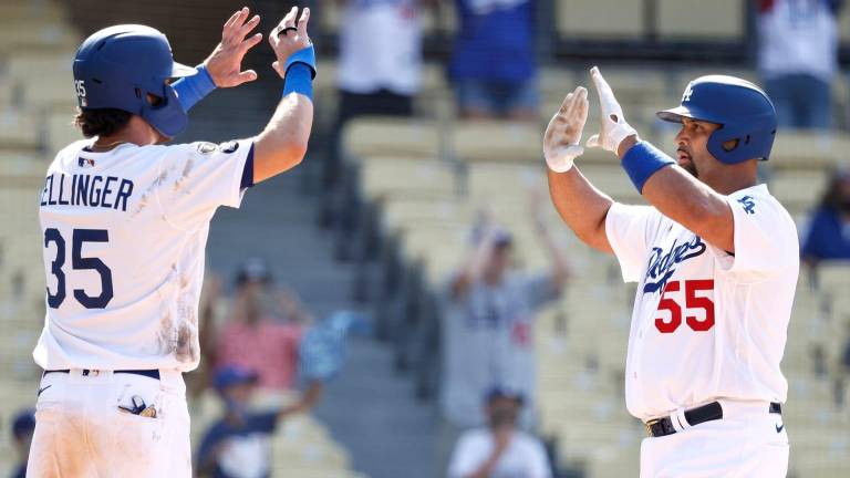 Mookie Betts se fractura una costilla y los Dodgers lo mandan a la