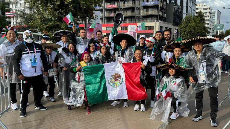 Mexicanos en la ceremonia de clausura de los Juegos Paralímpicos de París 2024