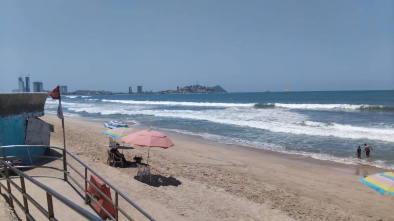 El Gobierno de Mazatlán pondrá en marcha el programa de Monitores Ambientales para concientizar sobre la importancia de no tirar basura en las playas.