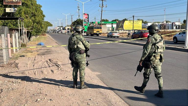 El cuerpo fue localizado en las inmediaciones de una gasolinera.