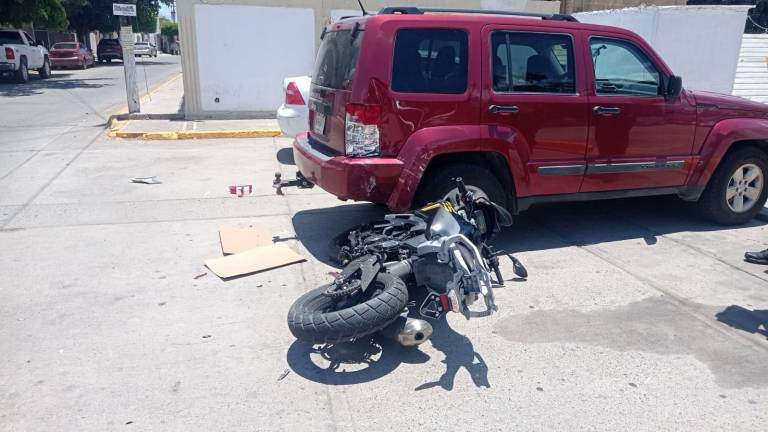 La colisión de debió a que ninguno de los conductores quiso ceder el paso.