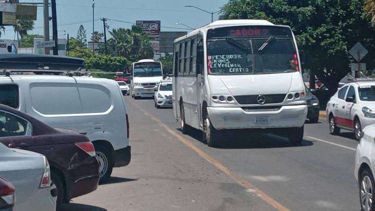 Tránsito Municipal de Mazatlán advierte que habrá multas para quienes no respeten el carril preferencial.