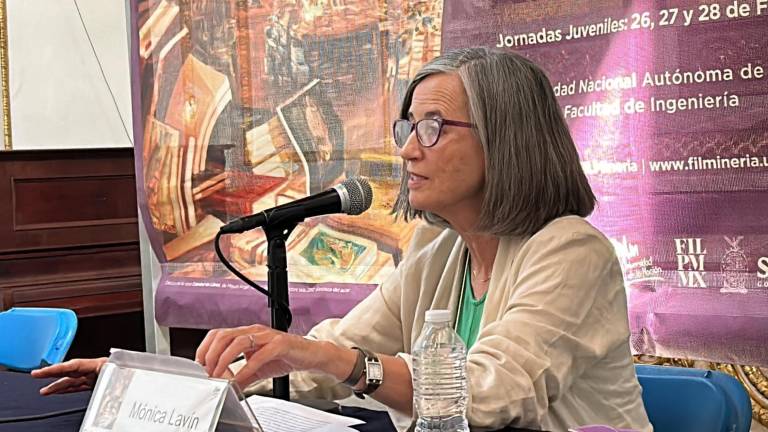 Mónica Lavín, escritora estará este fin de semana en Mazatlán.