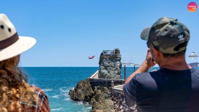 Recrean la historia de los clavadistas de Mazatlán en un documental