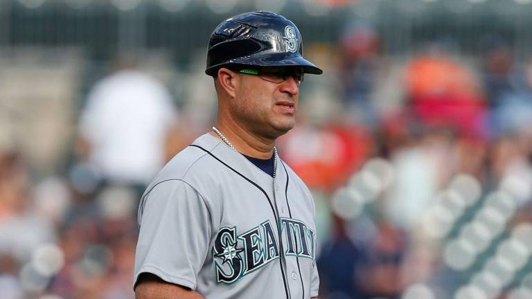 Manny Acta regresa al puesto de coach de banca de los Marineros