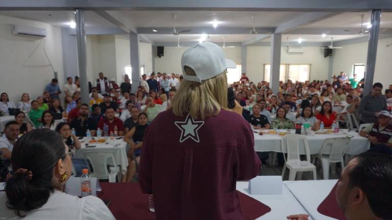 La candidata de Morena a la Alcaldía de Mazatlán, Estrells Palacios Domínguez, se reunió con miembros del Sindicato de Trabajadores al Servicio del Estado.