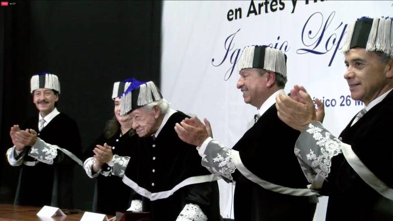 Recibe Ignacio López Tarso Doctorado Honoris Causa en Artes y Humanidades