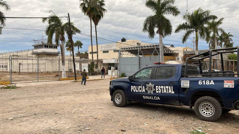 En el penal de Aguaruto, en Culiacán, reportan enfrentamiento y hay movilización de diferentes corporaciones en el lugar.