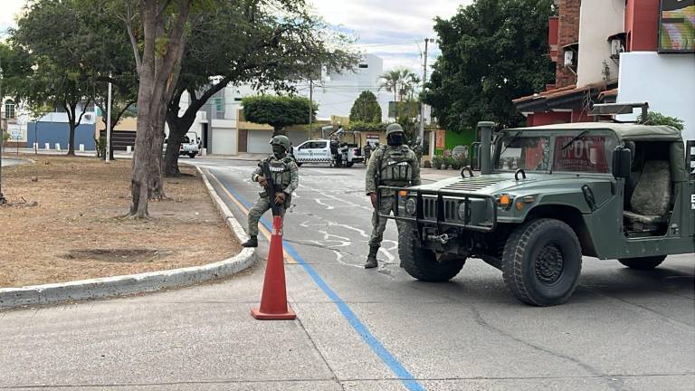 En Las Quintas, en Culiacán, fuerzas federales montan operativo tras reportes de balaceras.