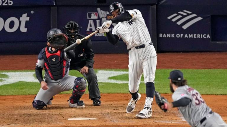 Aaron Judge pegó su primer jonrón de la Serie de Campeonato de la Liga Americana.