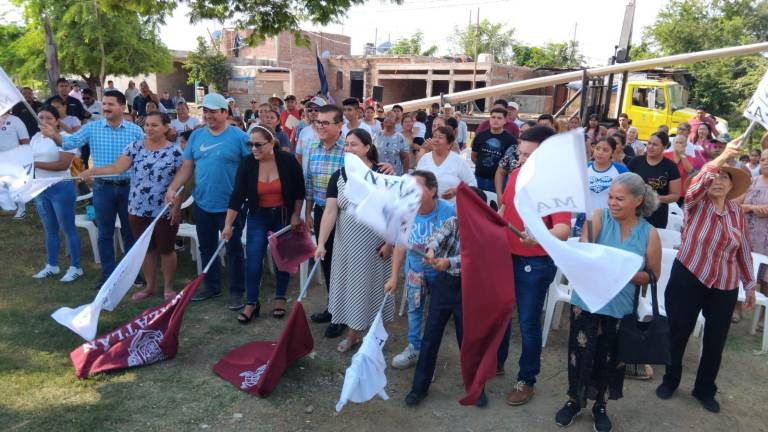 Banderazo de la red de electrificación en la Colonia Presas del Valle.