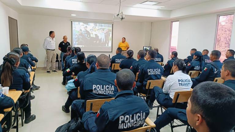 La Coordinación Municipal de Protección Civil capacita en primeros auxilios a policías municipales de Mazatlán.