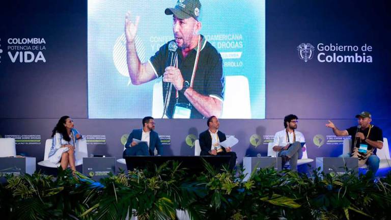 Dialogan en Colombia construcción de la nueva política global contra las drogas