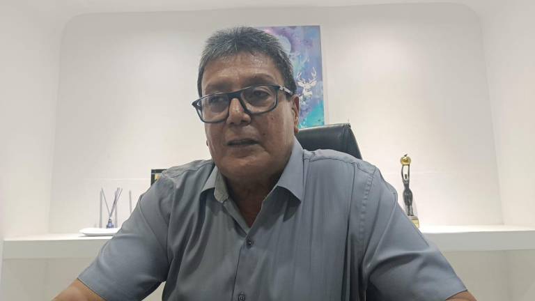 El Oficial Mayor, Ricardo Arámburo Ponce, habla de los despidos en el Gobierno de Escuinapa.