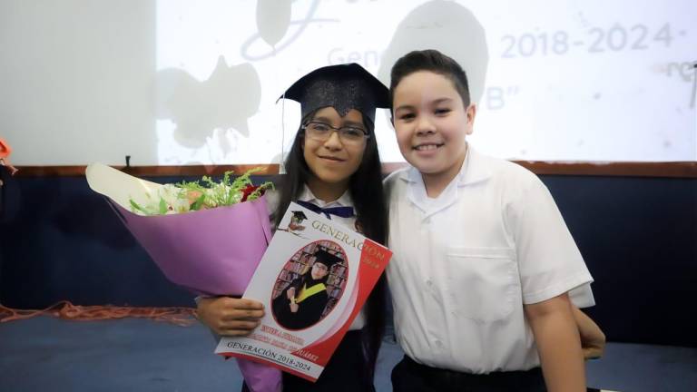 Con divertida piscinada celebra Gael Gaxiola Valdez su graduación