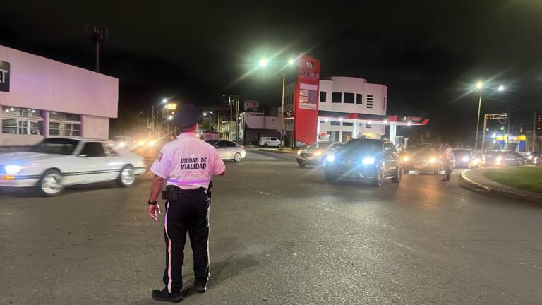 Elementos de tránsito ya realizan trabajos en la calle José Limón