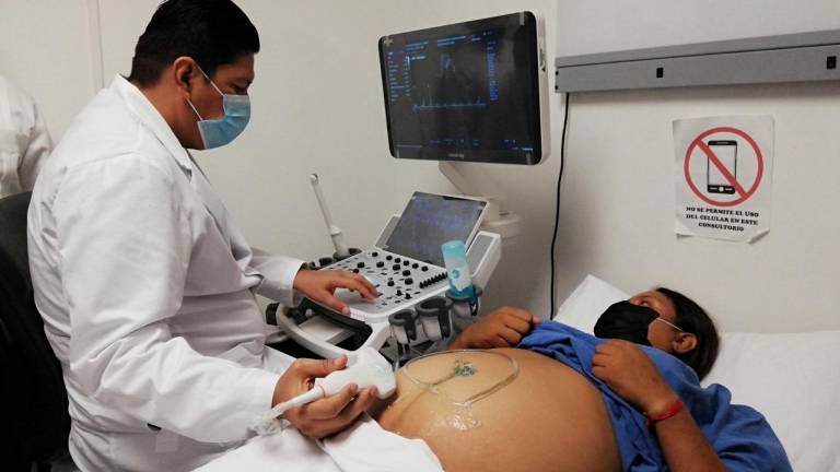 Entregan electrocardiógrafos y ultrasonidos a hospitales y centros de salud de Sinaloa