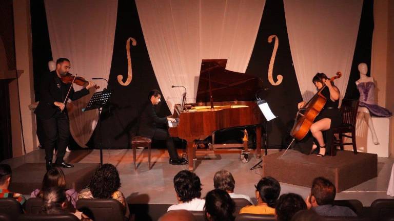 Adagio Trío, durante su participación.