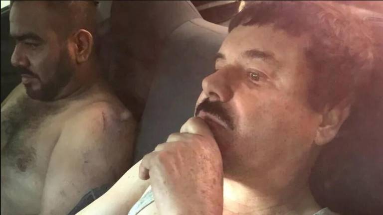 Imagen de la detención de “El Cholo Iván”, junto con “El Chapo” Guzmán.